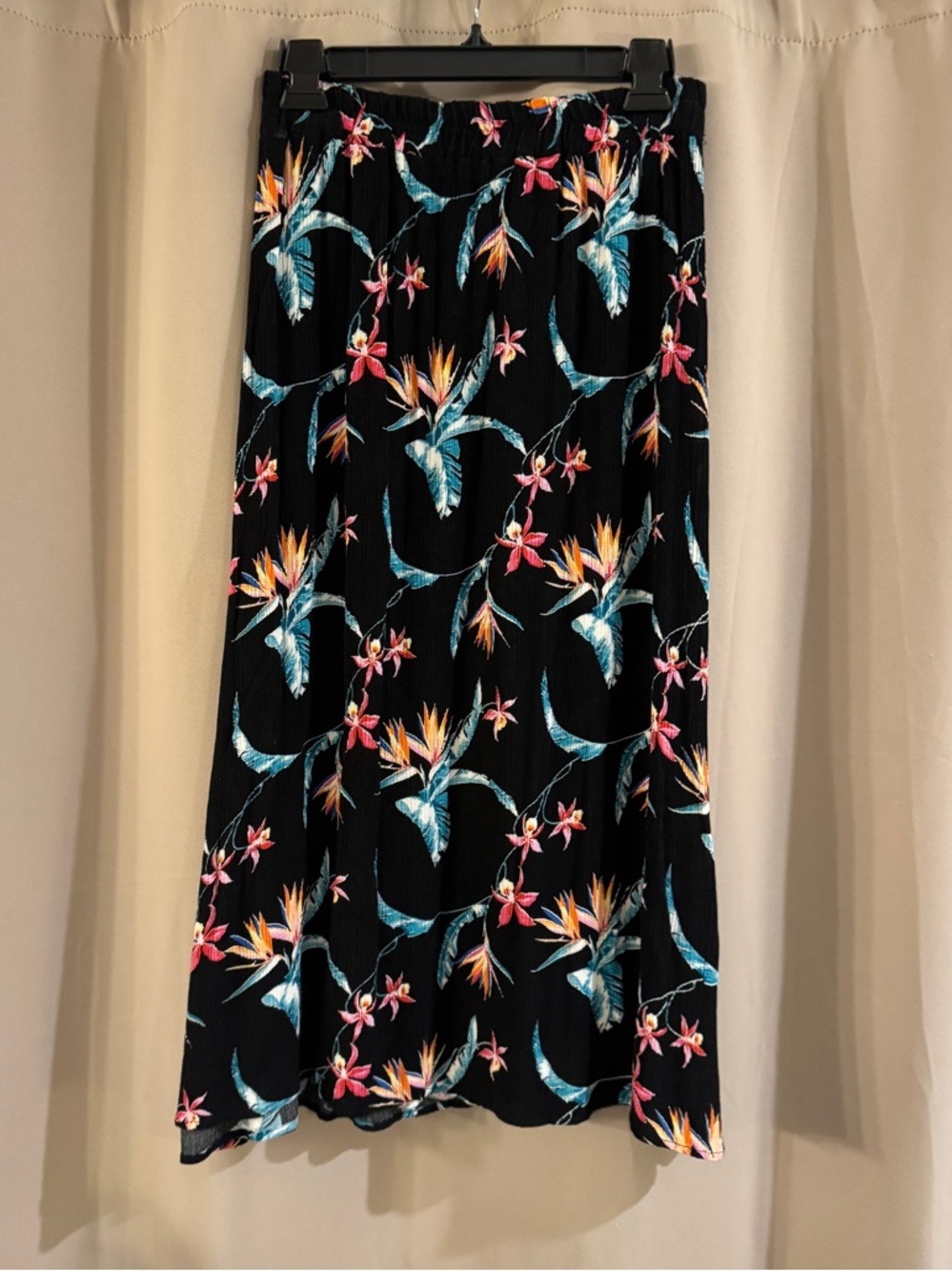 Jessica Stevens Vintage Black Tropical Floral Midi Skirt - Women